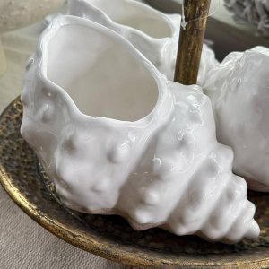 Vaso in ceramica bianco conchiglia “Shelby” – 21 x h 14 cm
